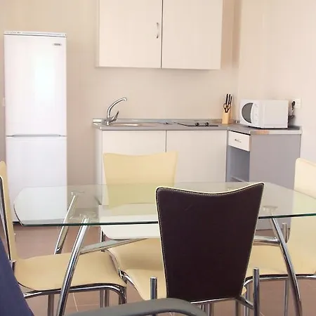 Realrent Penon Beach דירה קלפה